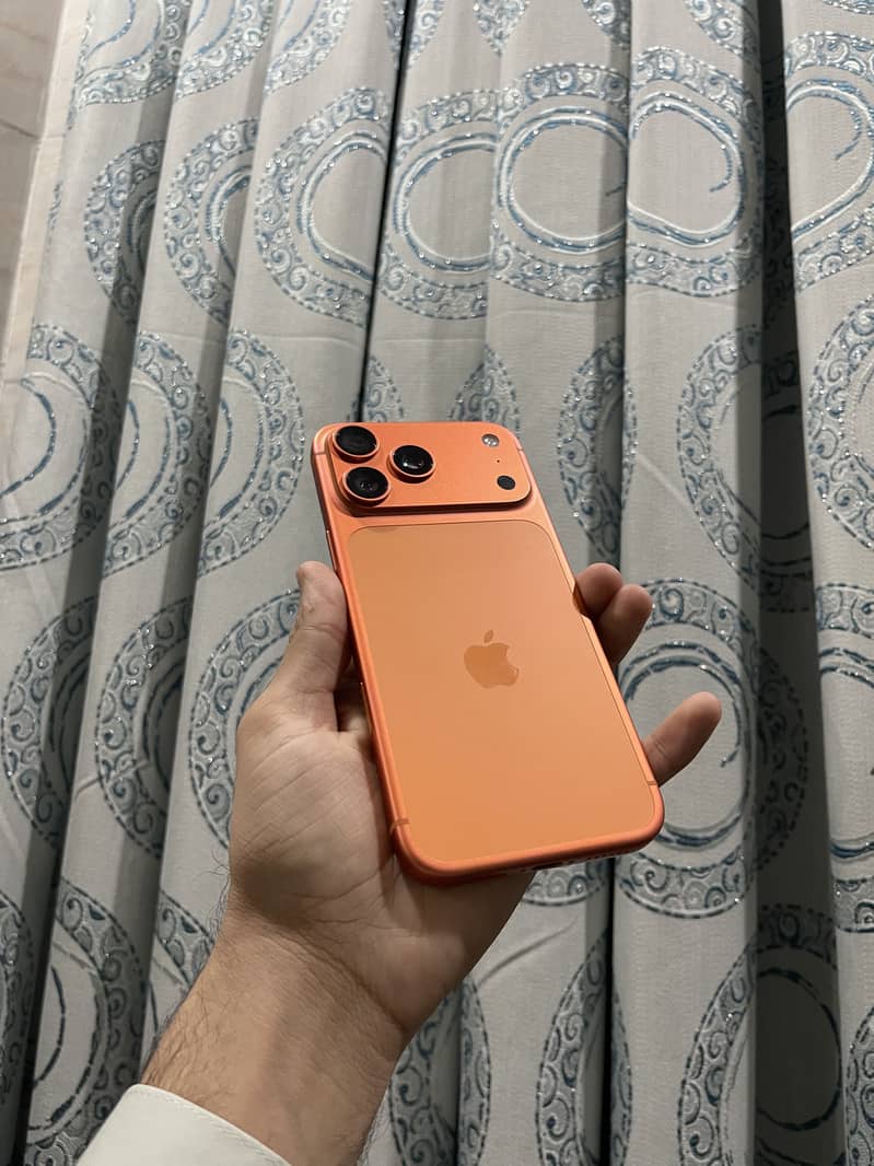 Apple iPhone 17 Pro Max 3