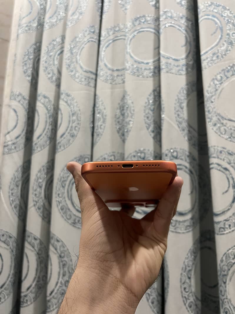 Apple iPhone 17 Pro Max 4
