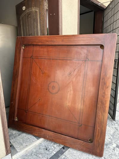 Semi professional carrom board