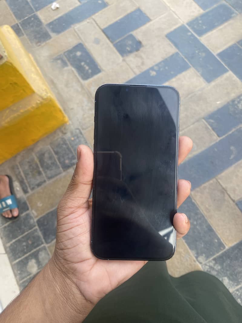 Apple iPhone 13 Pro Max 4