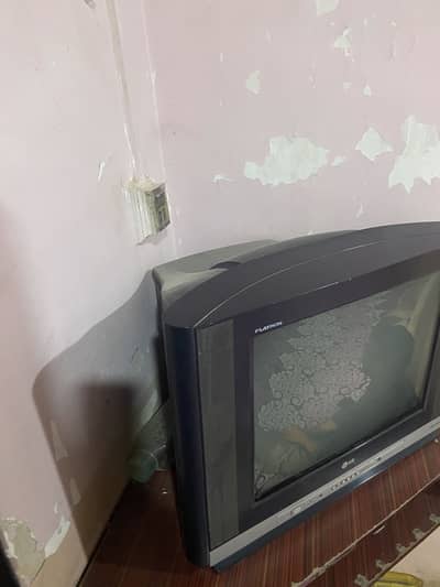 Lg tv in good and running condition