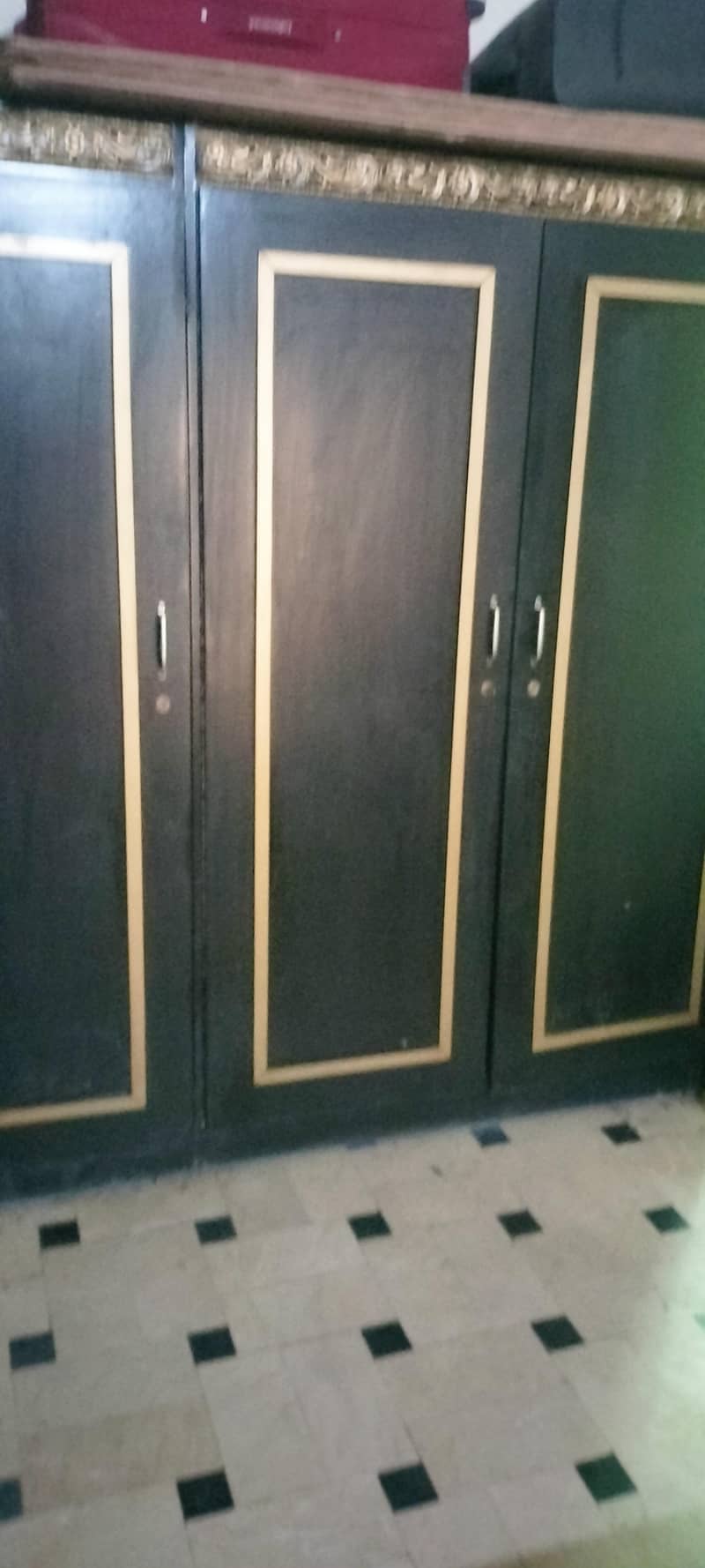 3 door wardrobe 2