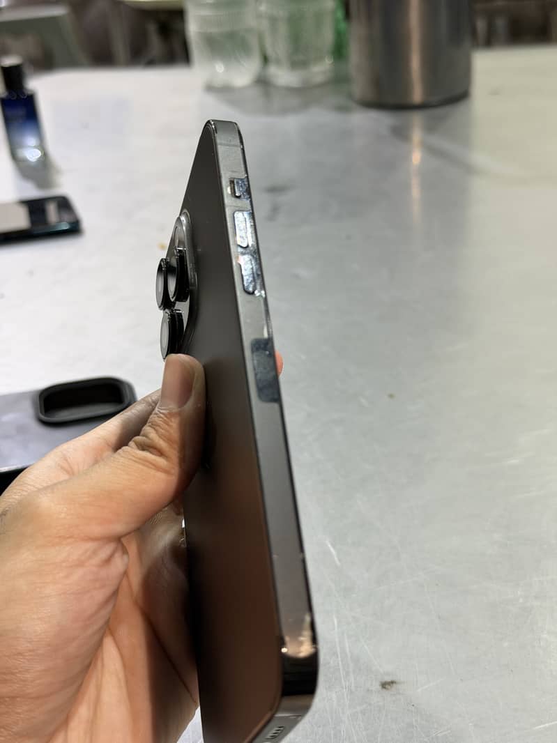 Apple iPhone 14 Pro Max 1
