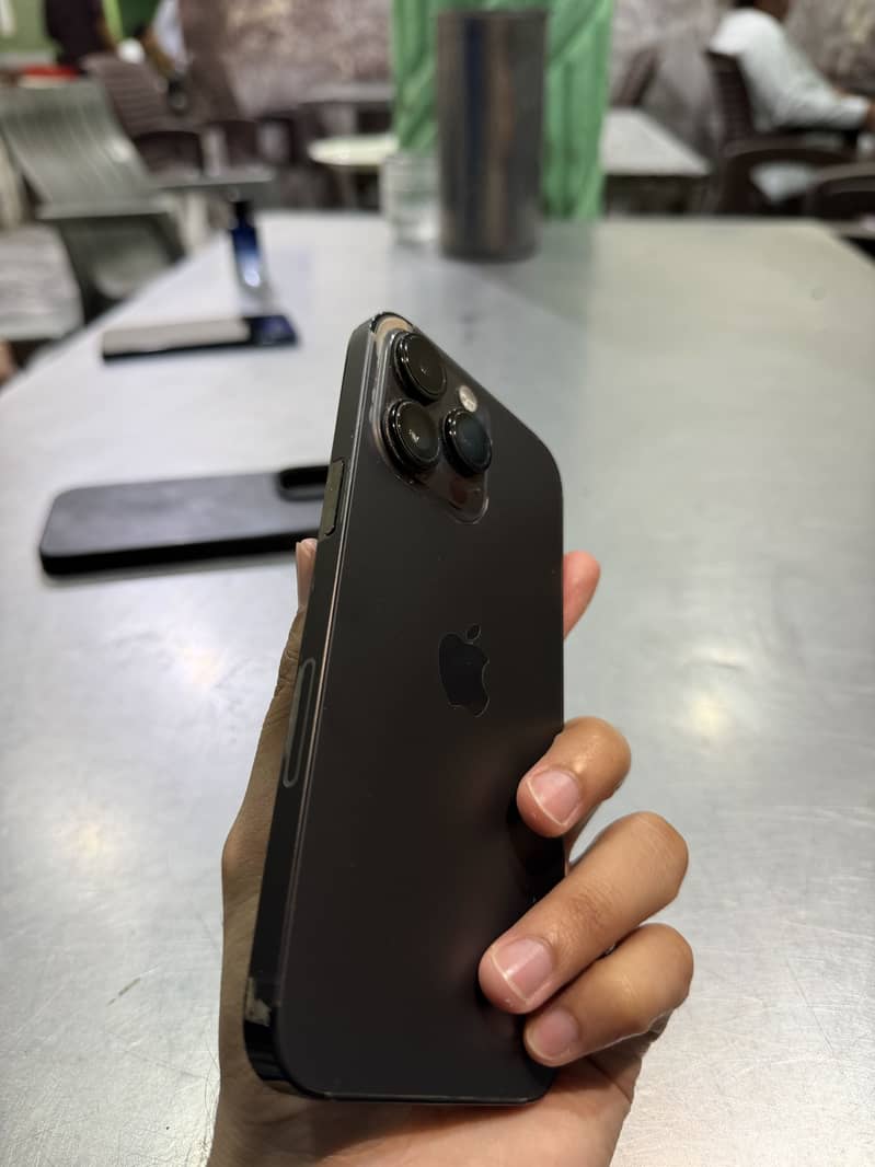 Apple iPhone 14 Pro Max 2