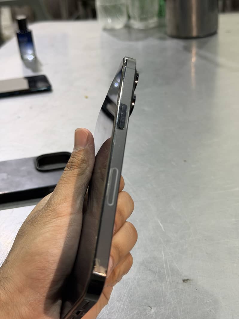 Apple iPhone 14 Pro Max 6