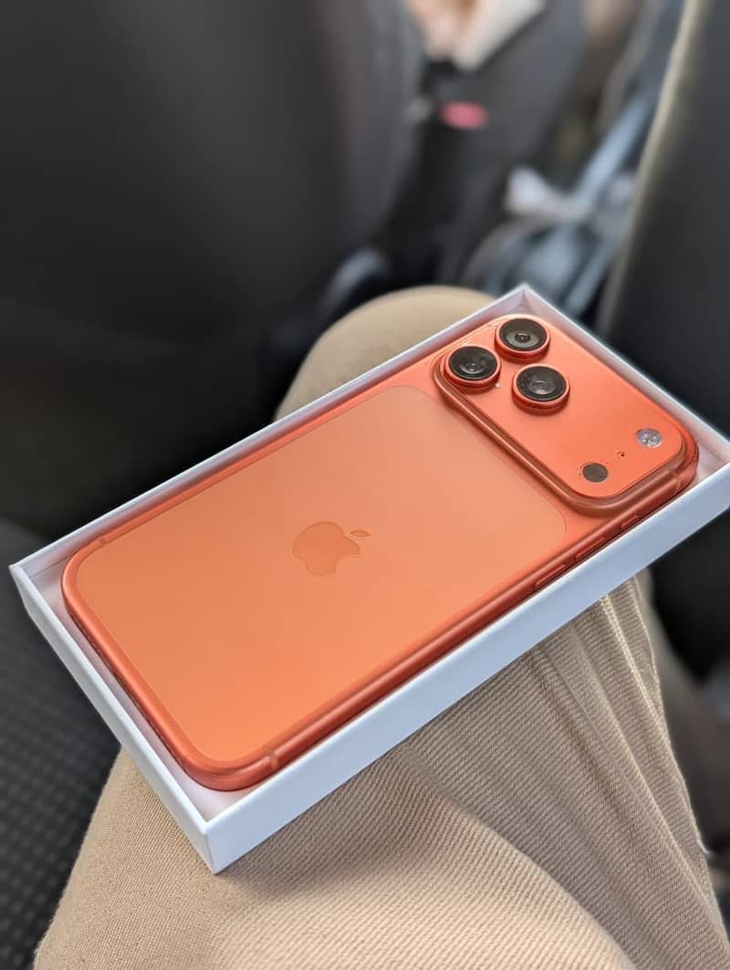 Apple iPhone 17 Pro Max 4