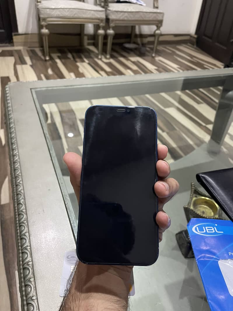 Apple iPhone 12 4