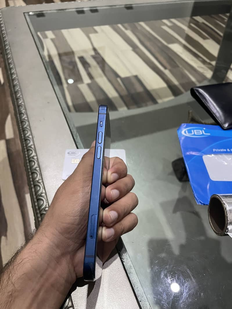 Apple iPhone 12 9