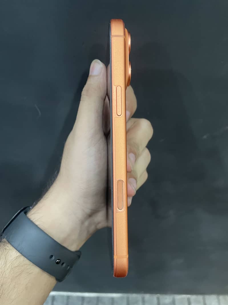 Apple iPhone 17 Pro Max 2