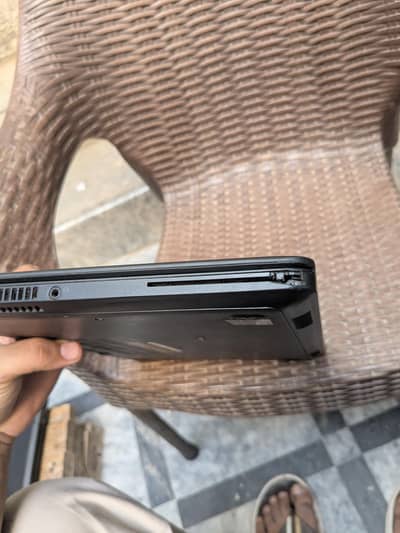 Laptop in Good condition only battery kharab ha