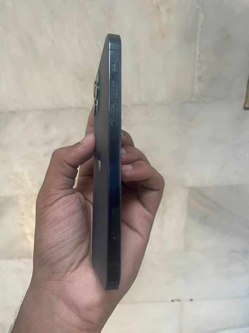 Apple iPhone 12 Pro 2