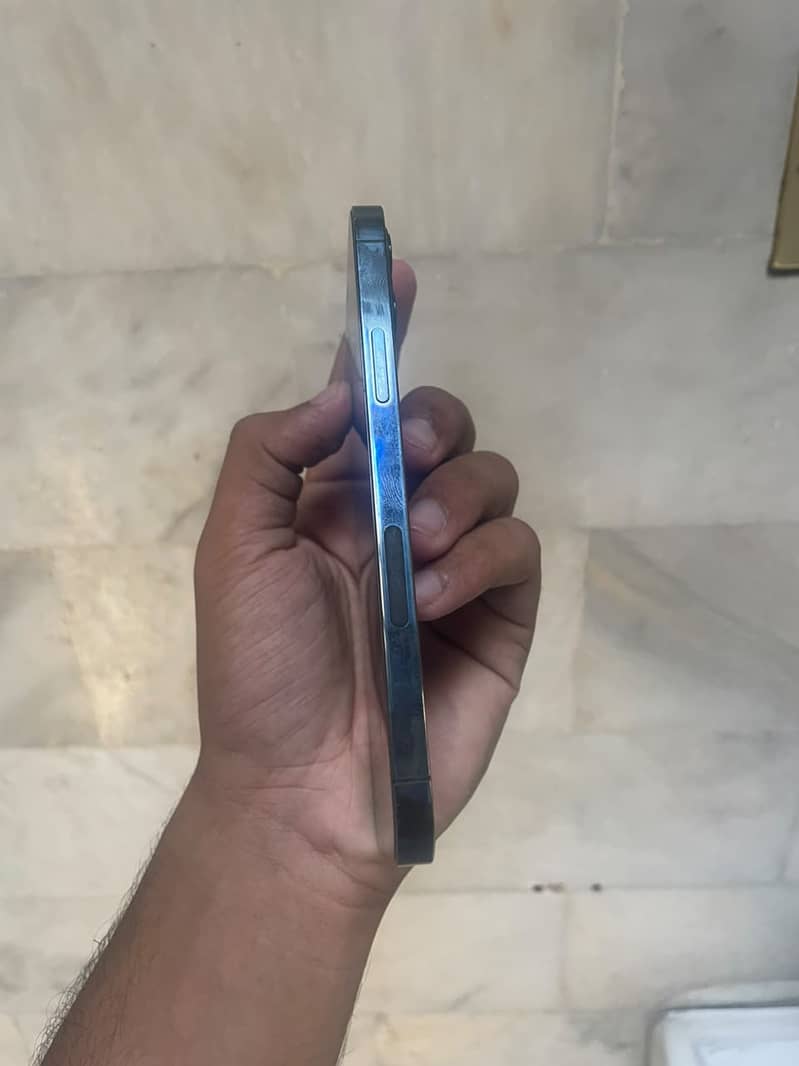 Apple iPhone 12 Pro 3
