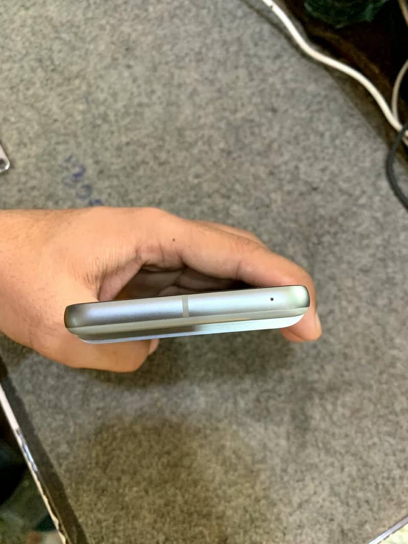 Google Pixel 8 2