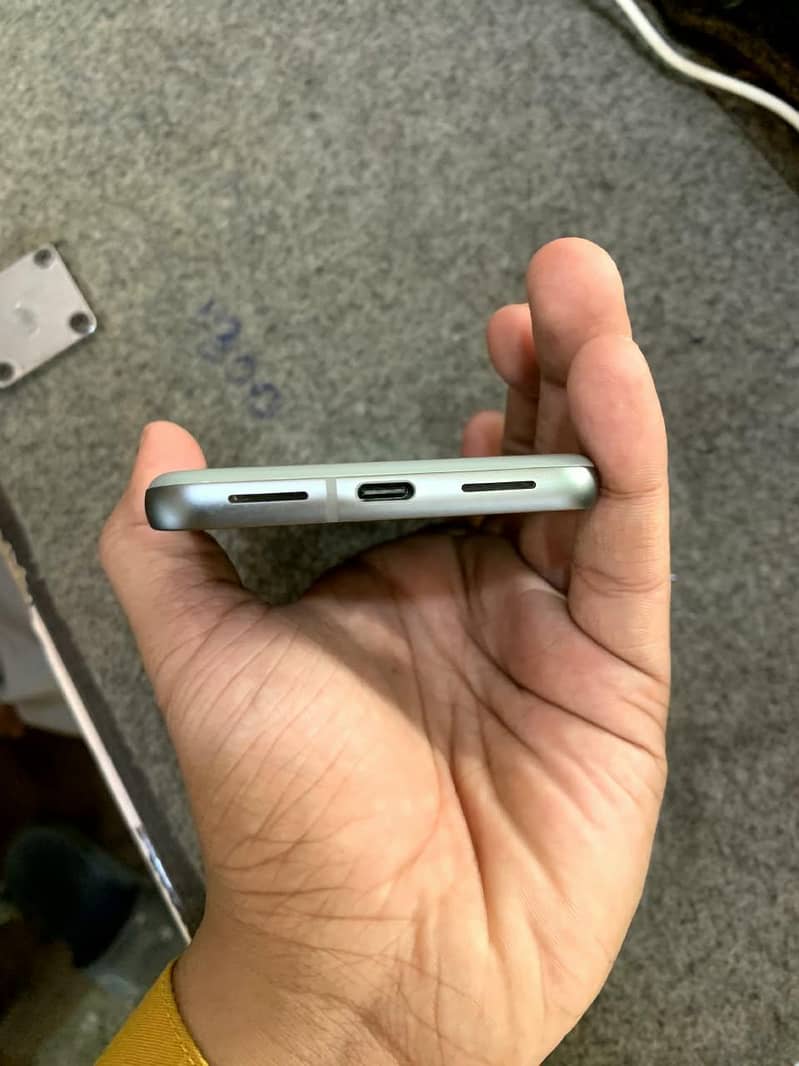 Google Pixel 8 3