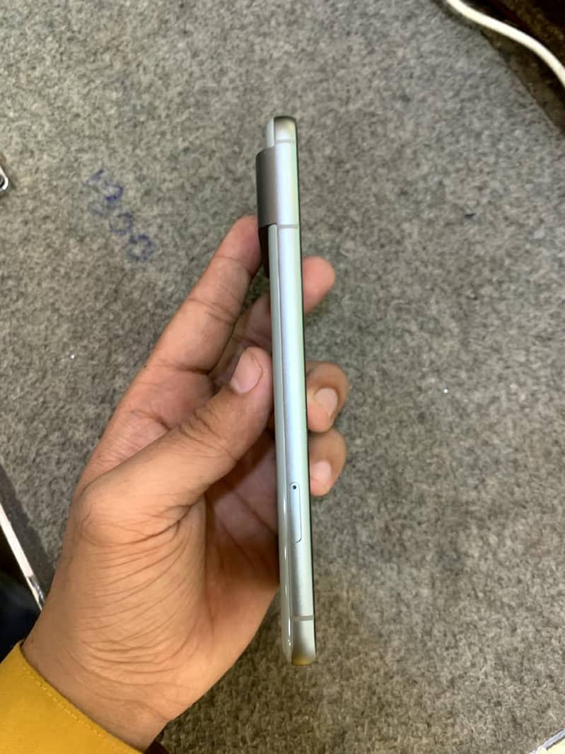 Google Pixel 8 5