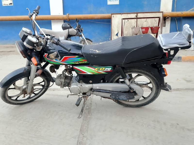 Honda CD70 0