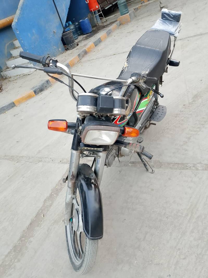 Honda CD70 3