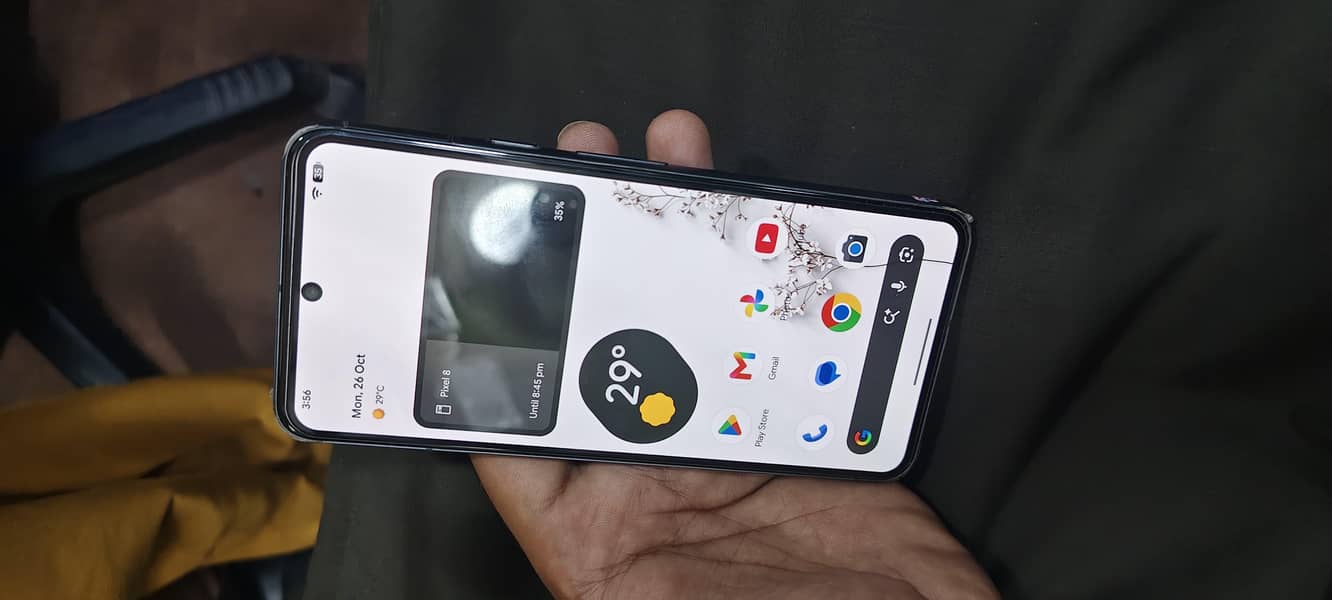 Google pixel 8 3