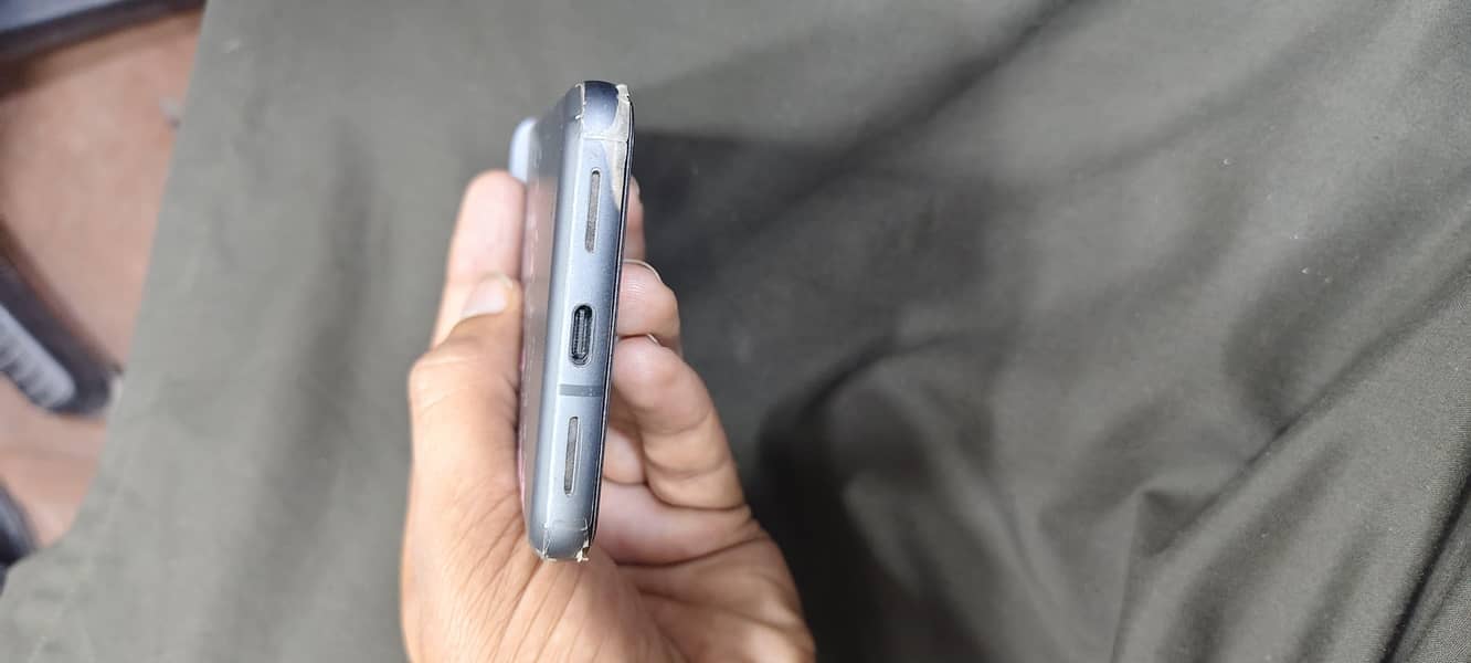 Google pixel 8 4