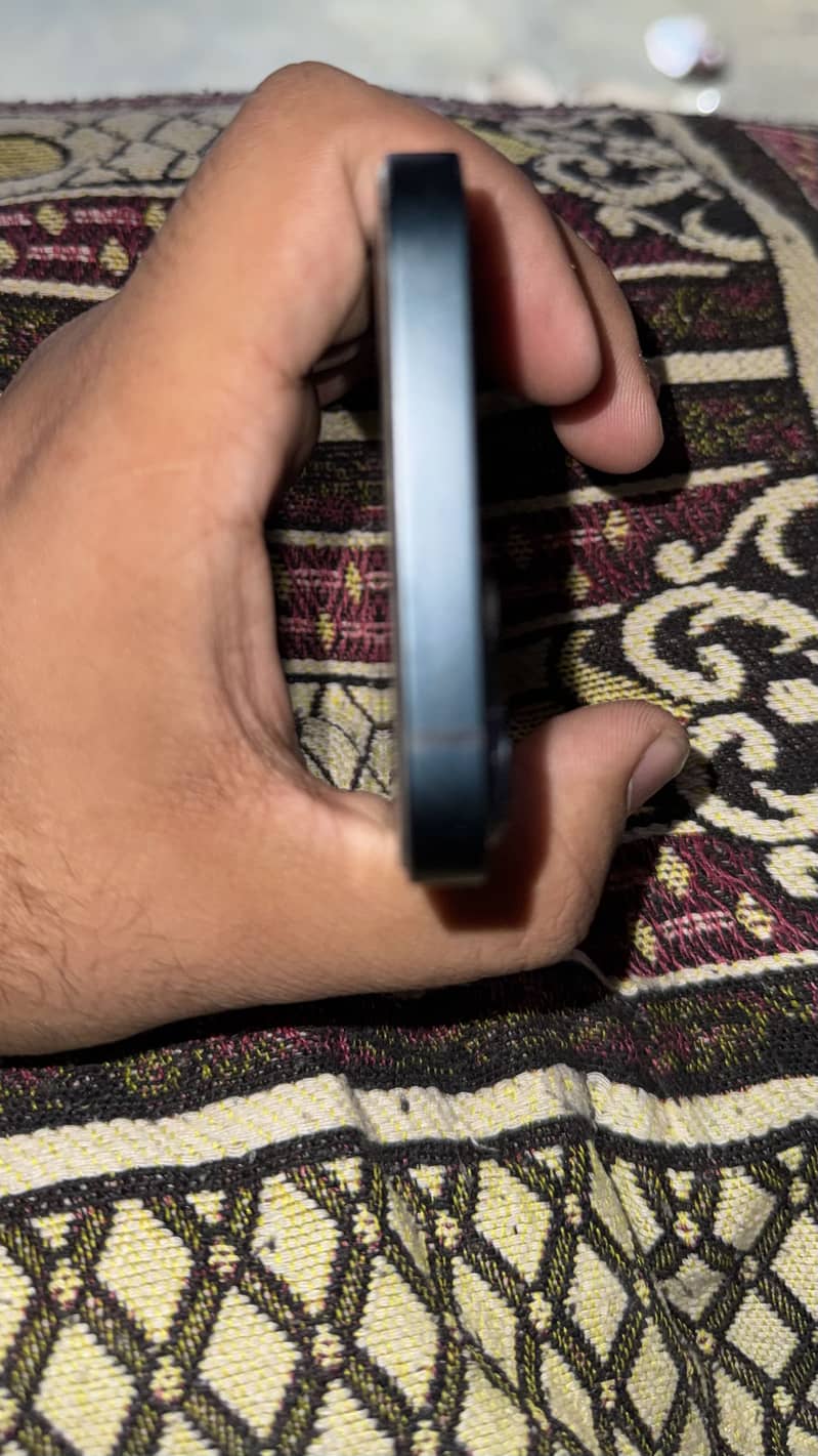 Iphone 13 4