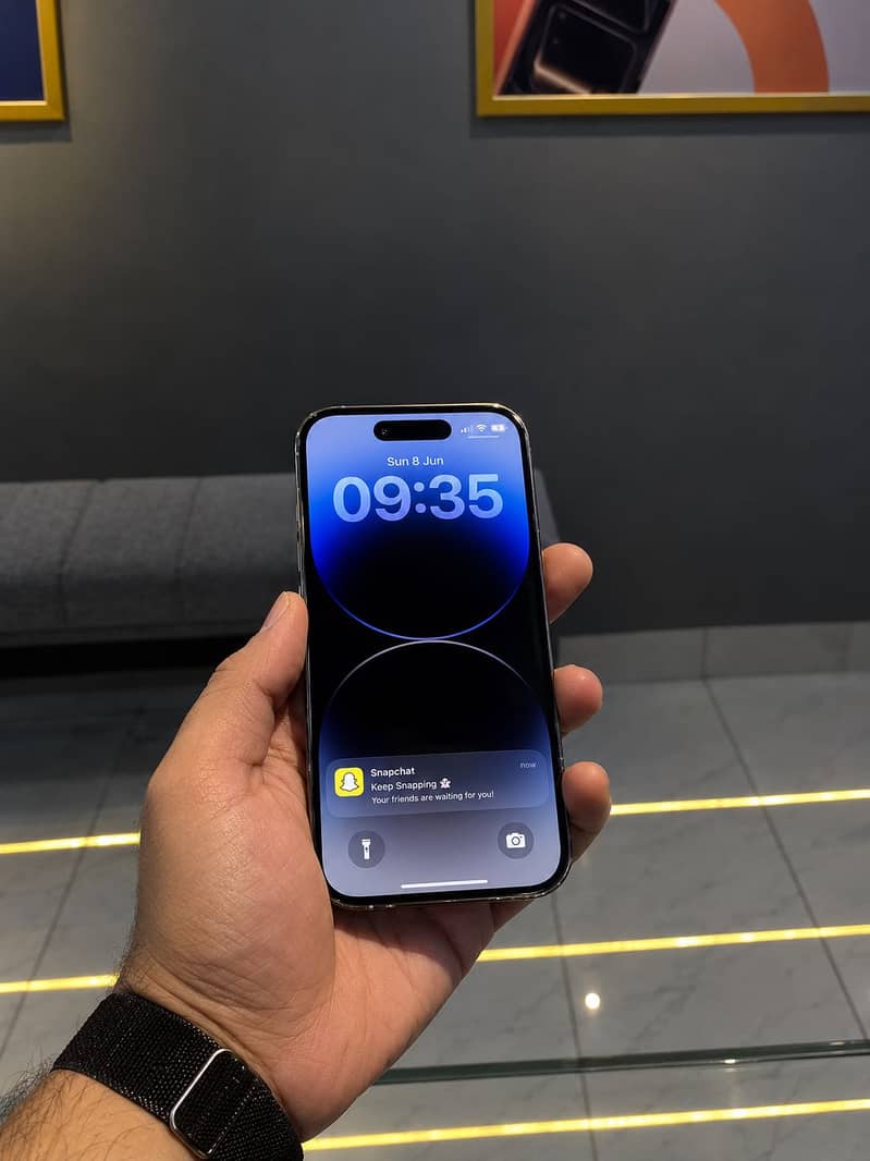 Apple iPhone 14 Pro 1
