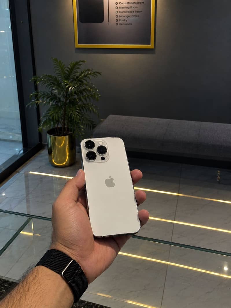 Apple iPhone 14 Pro 4
