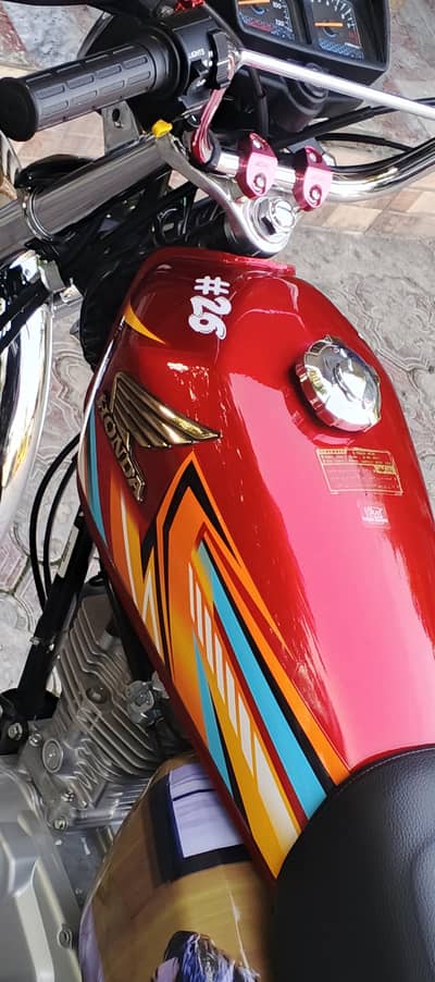 brand new bike just 1200 km driven serial = 824. wattsapp 0317-9753337