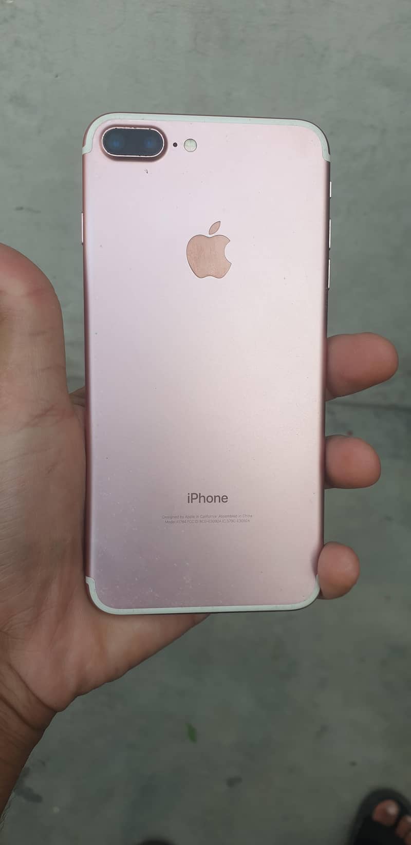 Apple iPhone 7 Plus 1