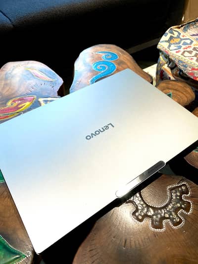 Lenovo Yoga Pro 9i Aura Edition