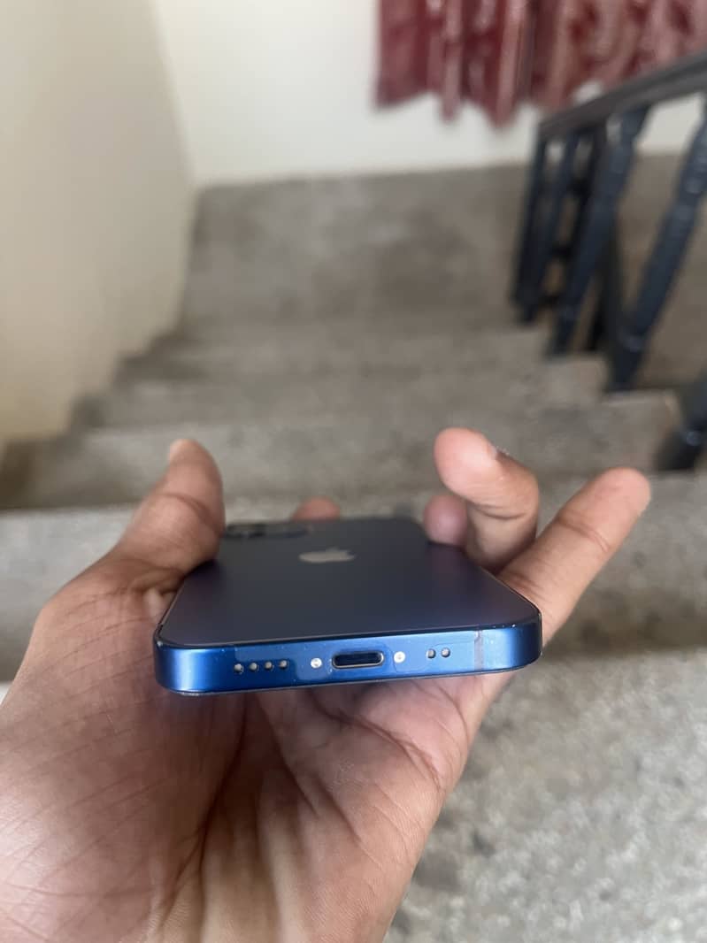 Apple iPhone 12 mini 3