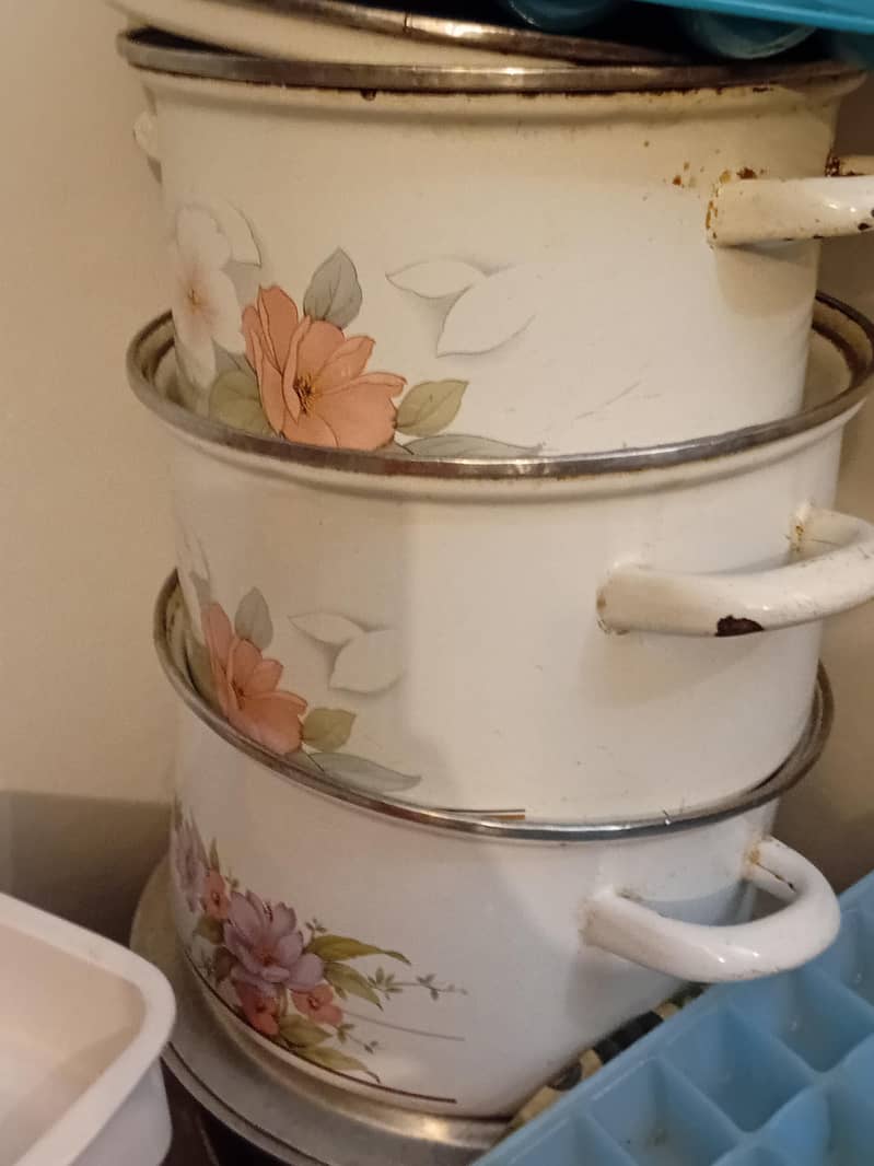 kitchen crockery 1