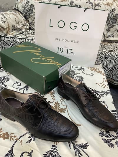 LOGO Shoes EUR 43 / UK 9