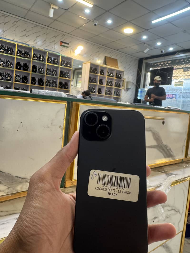 Apple iPhone 15 3