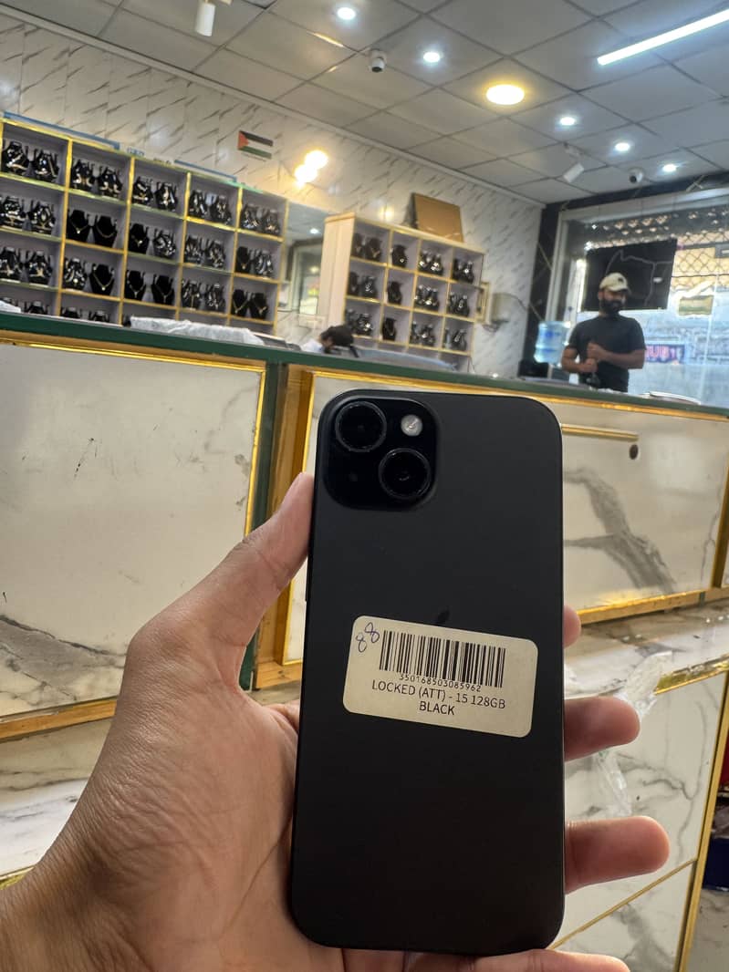 Apple iPhone 15 4