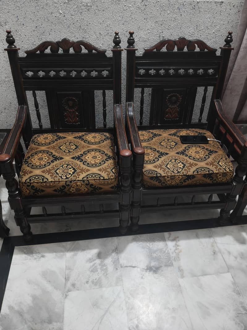 5 seater sofa + 3 table 1