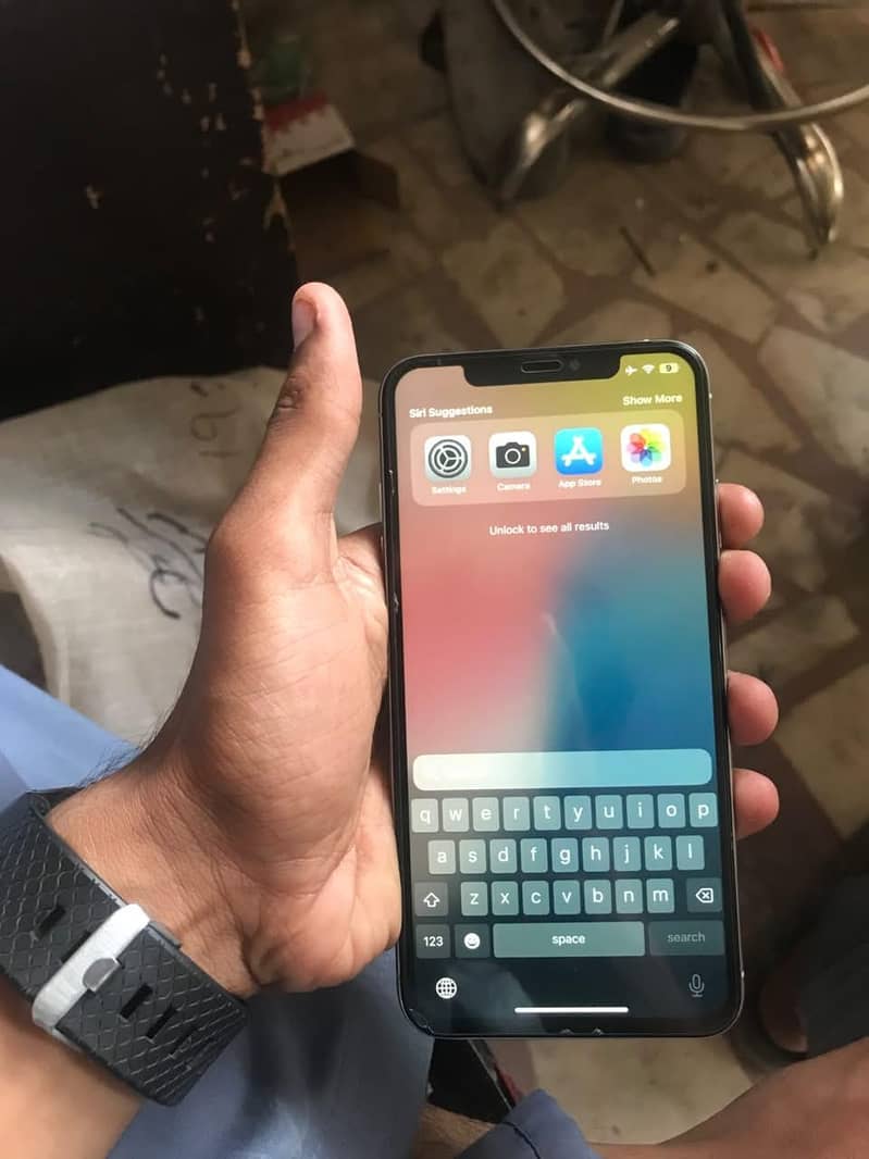 Apple iPhone XS Max 1