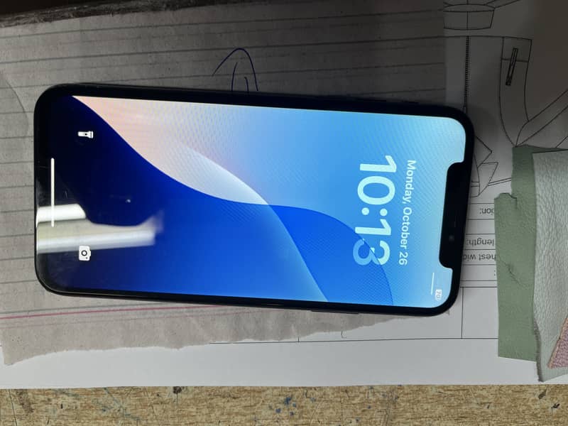 Apple iPhone XS 4