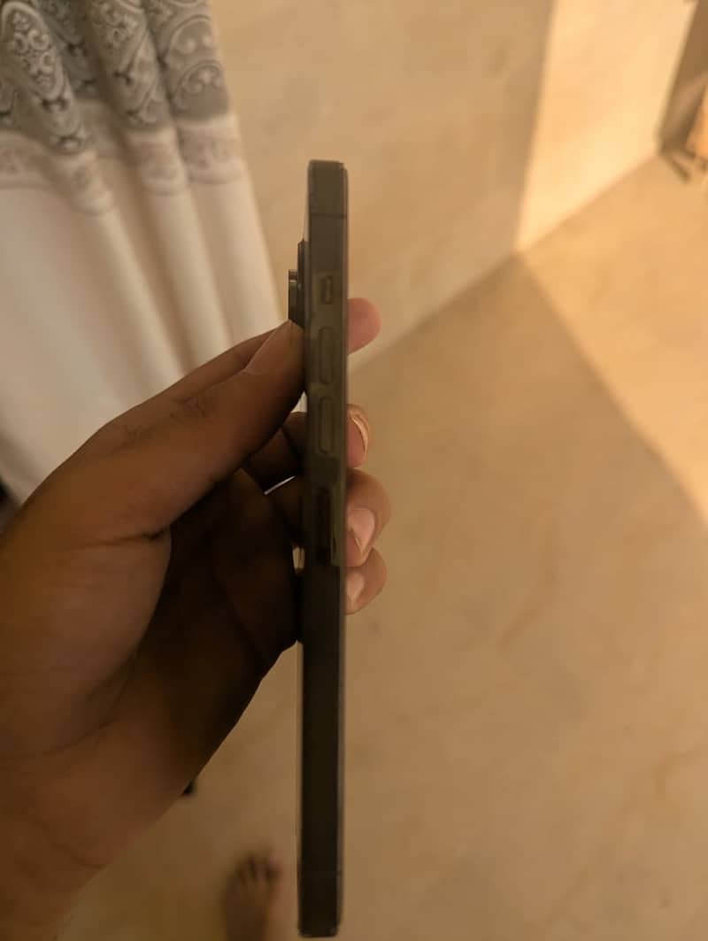 Apple iPhone 13 Pro Max 12