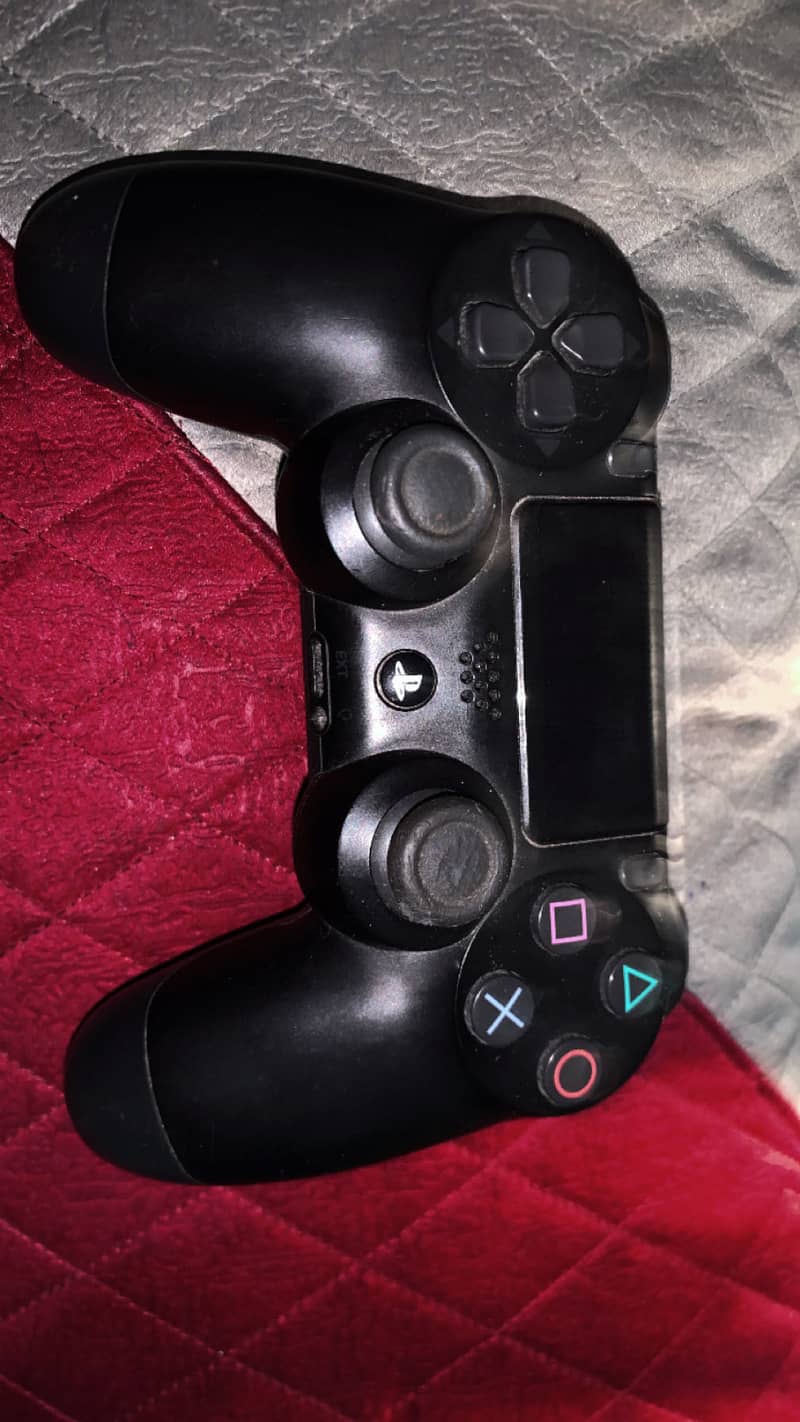 Playstation 4 controller 3