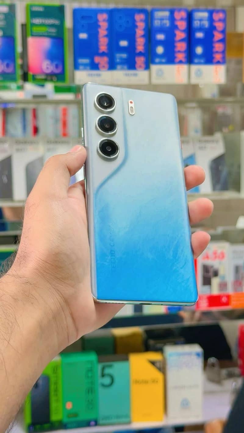 Tecno CAMON 40 Pro 0