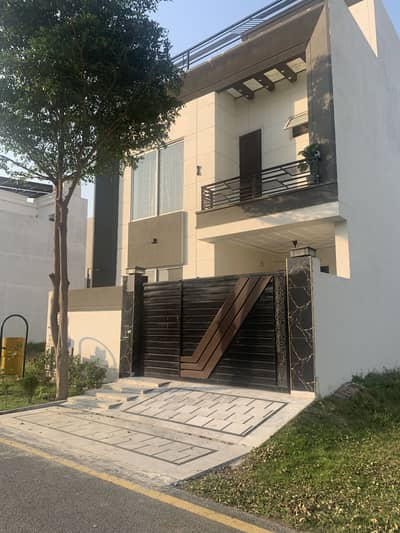 26 october availble for  sale 5 marla furnished house