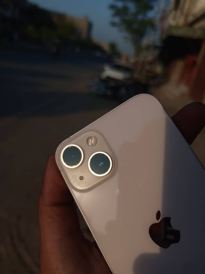 Apple iPhone 13 3