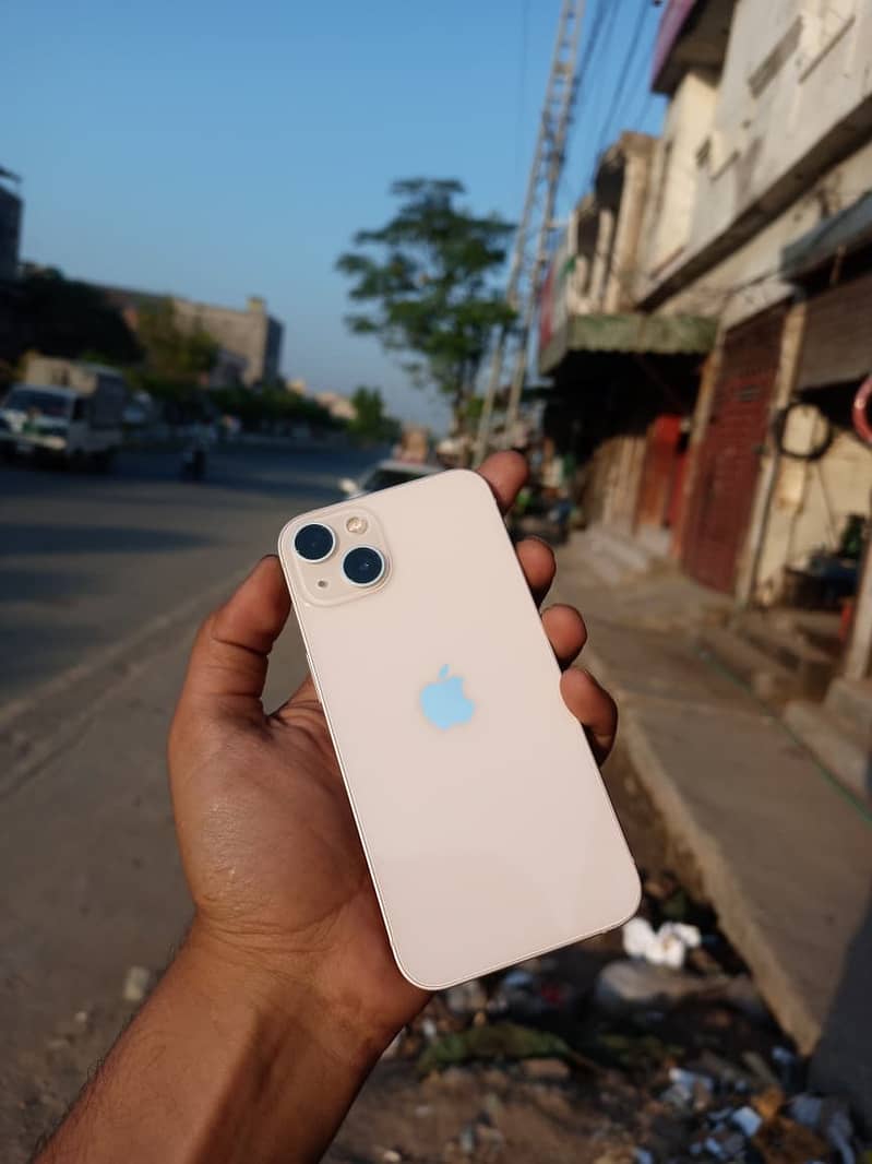 Apple iPhone 13 7