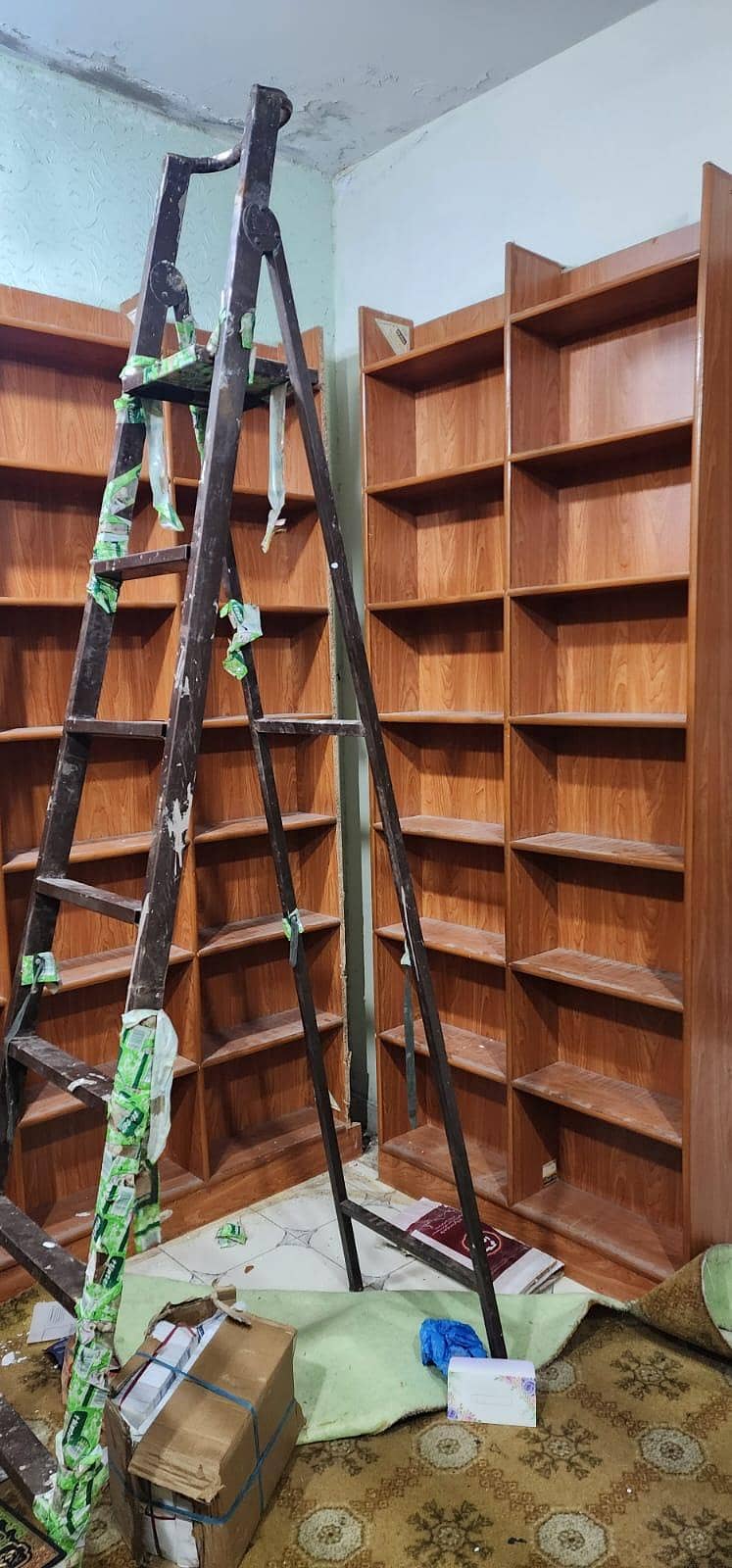 BOOK RACKS & STORE RACKS 2