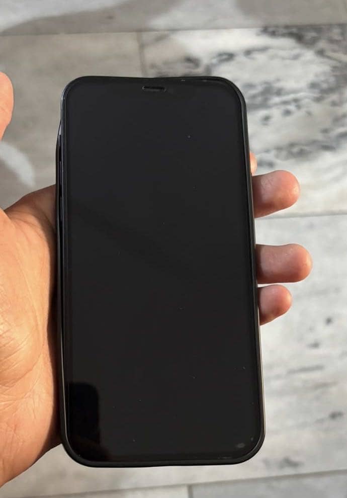 Apple iPhone 12 8