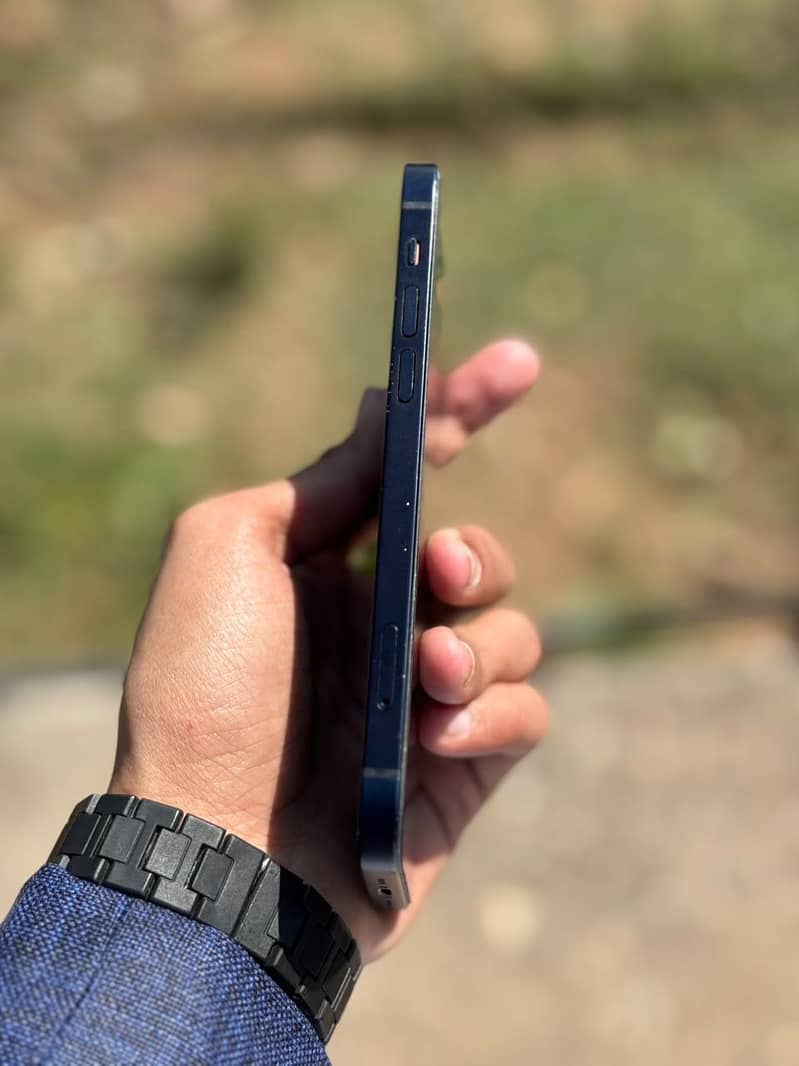 Apple iPhone 12 9