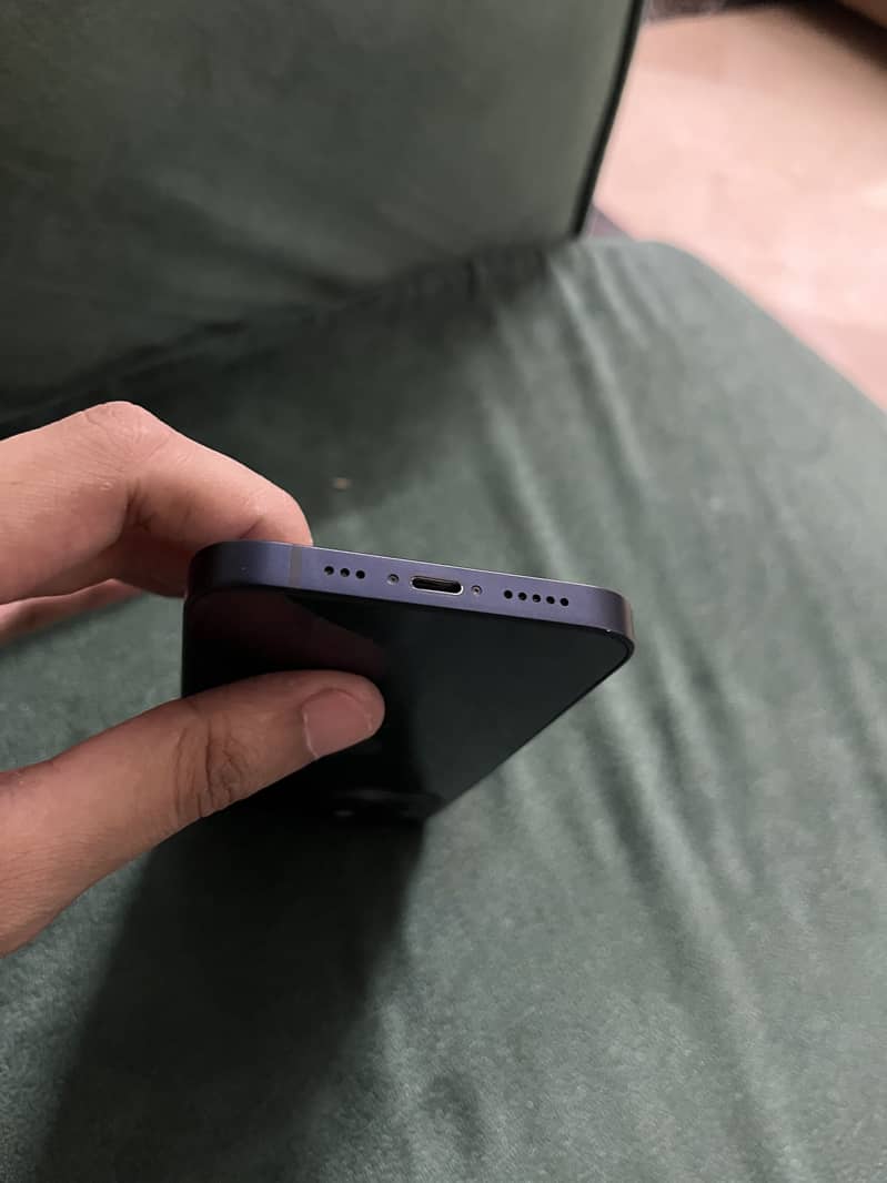 Apple iPhone 13 0