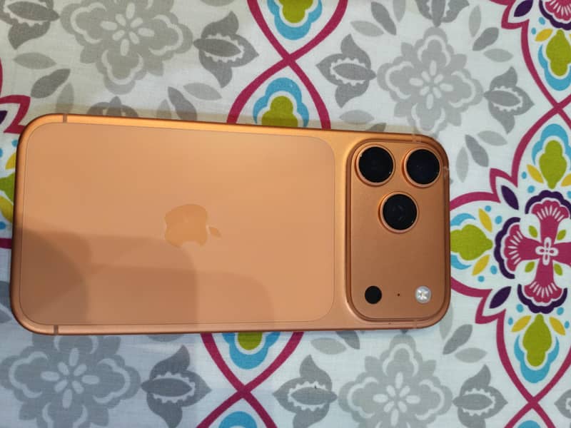 Apple iPhone 17 Pro Max jv 5