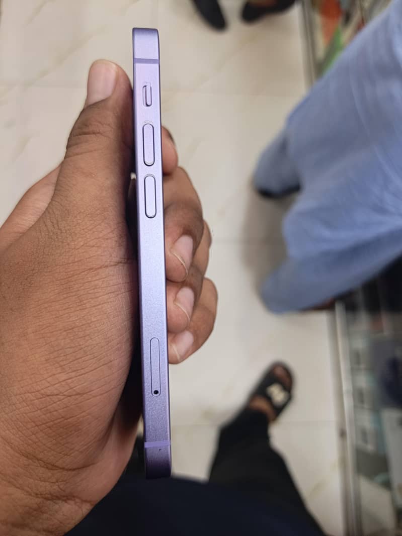 Apple iPhone 12 mini 0