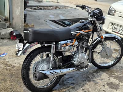CG 125 SPECIAL EDITION BLACK COLOUR